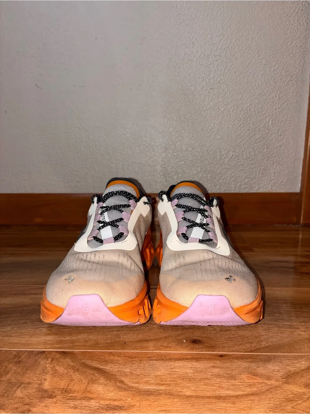 On Cloud Women’s Cloudmonster Athletic Shoe Sneakers, tan/orange- size 9.5